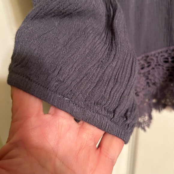 Knox Rose Lace Trim Blouse - Picture 6 of 7